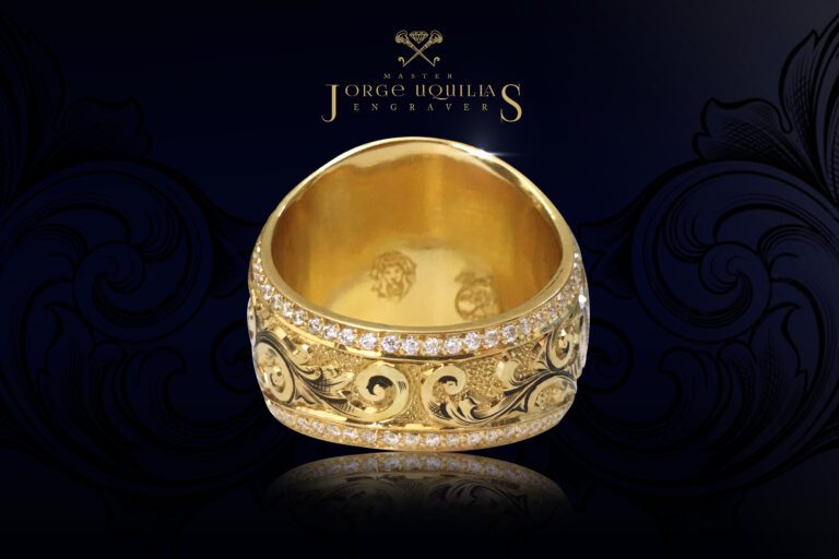 Medusa Ring Especial Edition with diamonds.