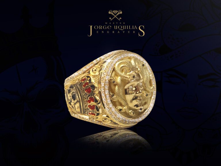 Medusa Ring Especial Edition with diamonds.